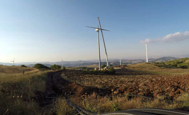 2017.07.06-Wind_turbines-ATB_60_28_DD-installation-sicilia-16.jpg - 